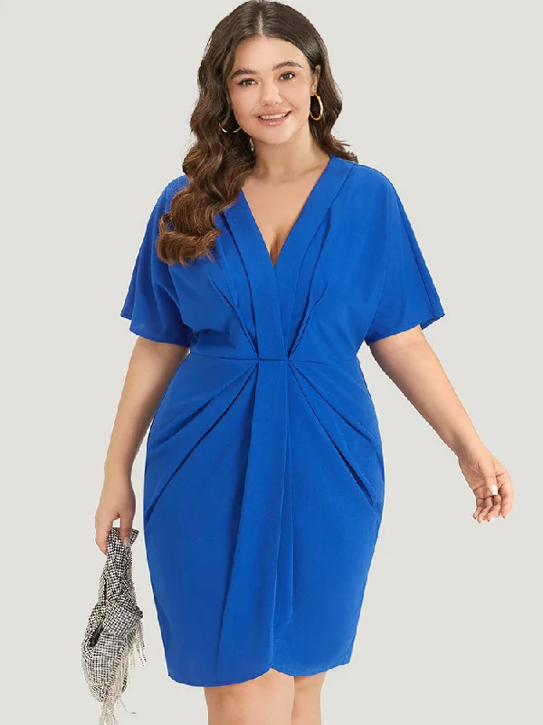 Plus size dresses for spring bloom with grace -Plain Shawl Neck Pleated Batwing Sleeve Dress