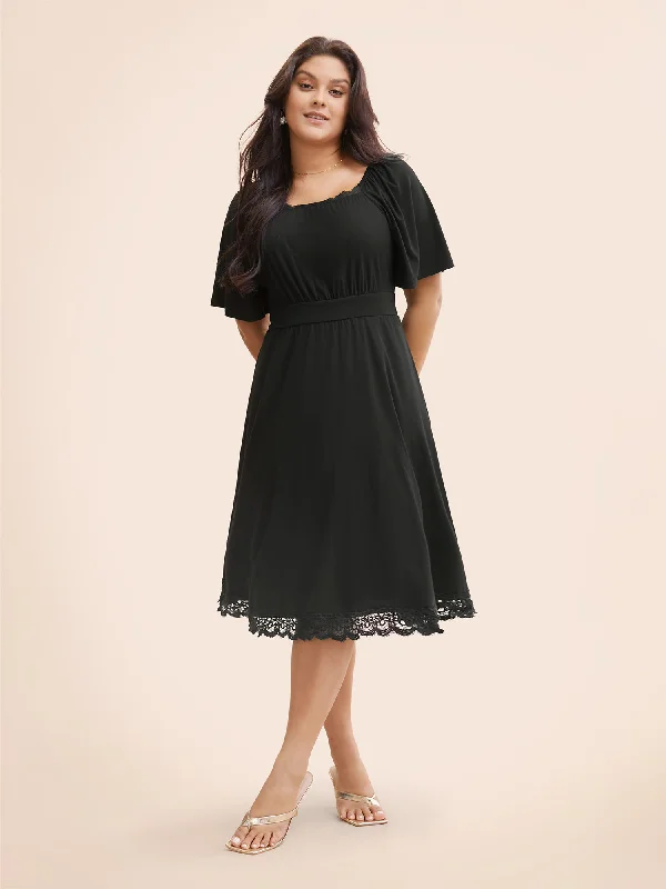 Plus size dresses with jewel tones dazzle quietly -Plain Lace Insert Gathered Square Neck Dress