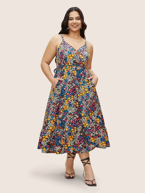 Plus size dresses for fancy nights shine bright -Ditsy Floral Shirred Pocket Cami Dress