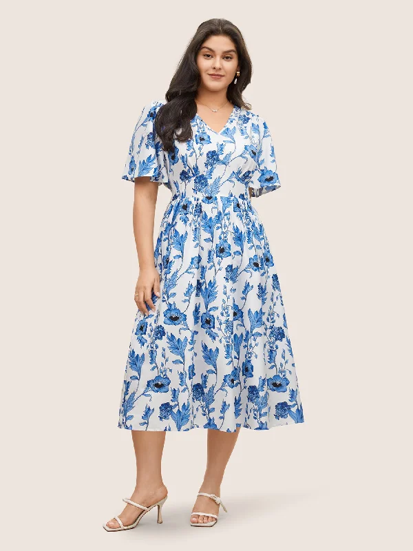 Plus size dresses featuring mesh overlays feel chic -Floral Pocket Shirred Elastic Waist Dress