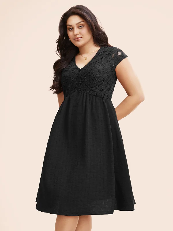 Plus size dresses with bold cuts make statements -Plain Lace Panel Cap Sleeve Dress