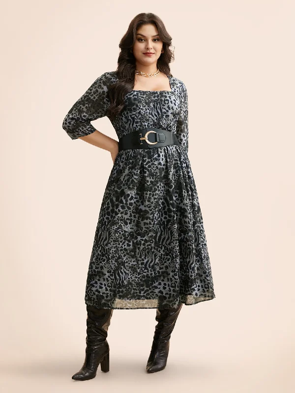 Plus size dresses with soft skirts feel light -Leopard Print Square Neck Chiffon Dress