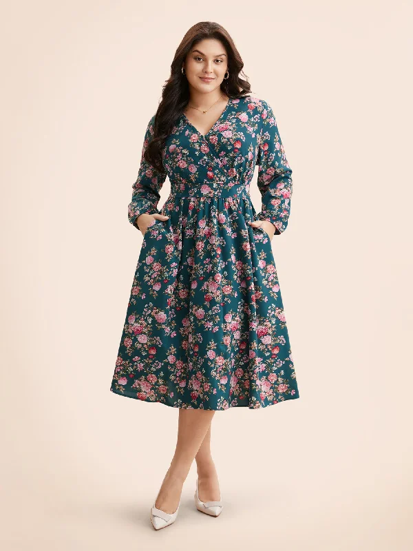 Plus size dresses featuring fuzzy accents are warm -Floral Overlap Collar Gathered Dress