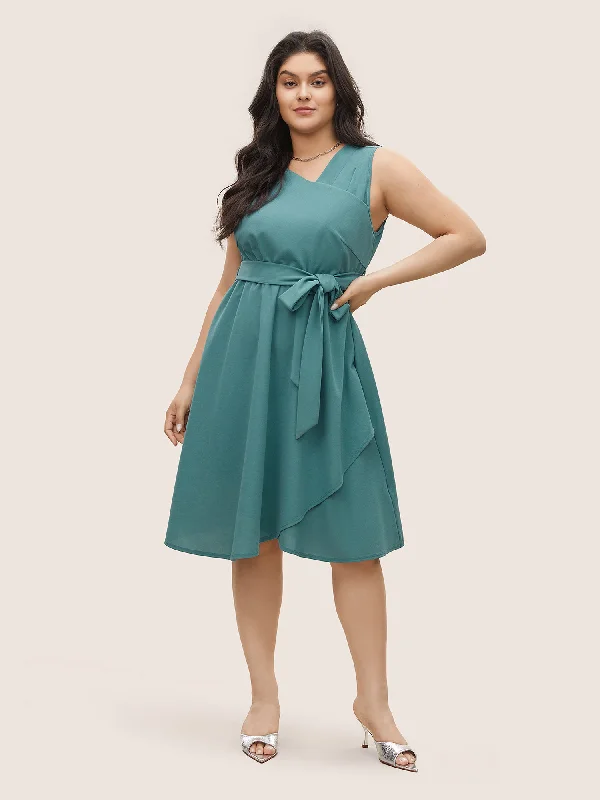 Plus size dresses with asymmetrical hems look modern -Asymmetrical Neck Pleated Belted Sleeveless Dress