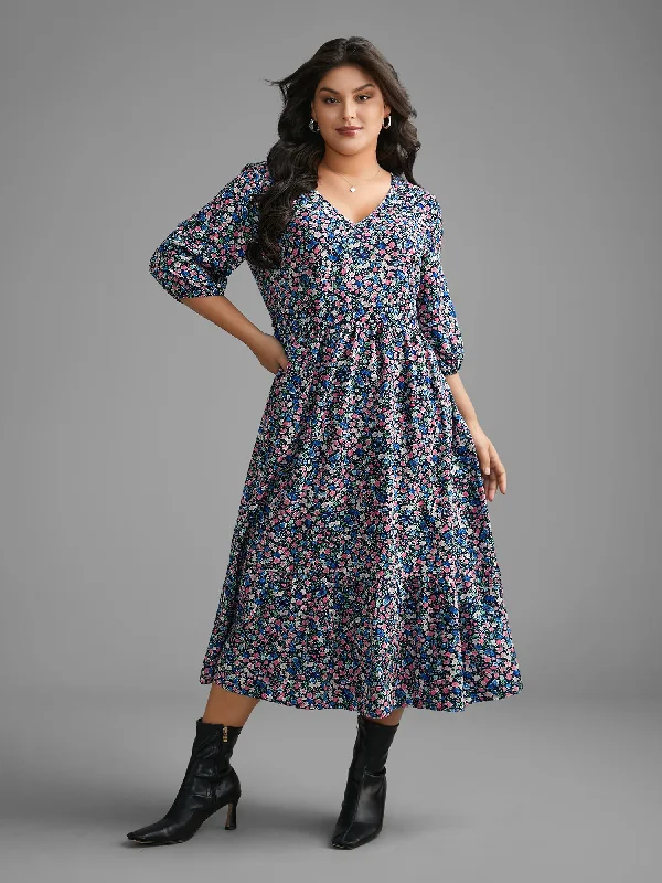 Flattering plus size dresses for curvy figures look stunning -Ditsy Floral Lantern Sleeve Ruffle Hem Dress