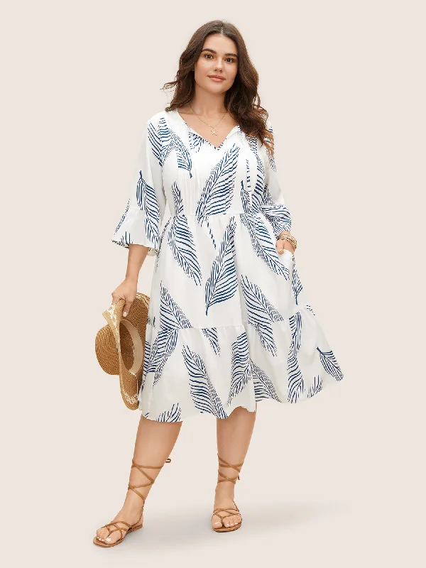 Plus size dresses for everyday wear stay tough -Tropical Print Tucked Seam Tie Knot Dress