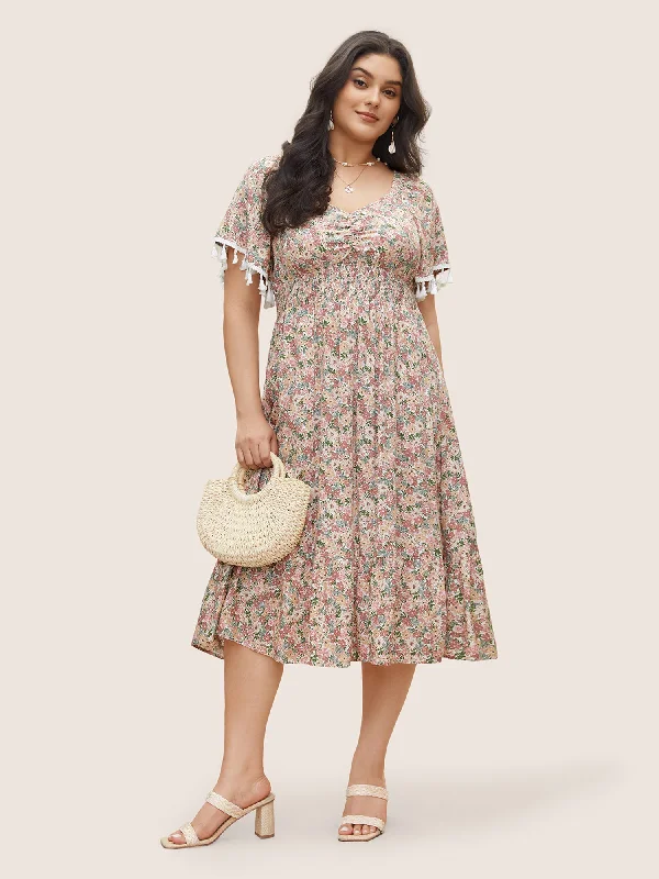 Plus size dresses with stretchy knits hug curves -Ditsy Floral Tassels Gathered Shirred Dress