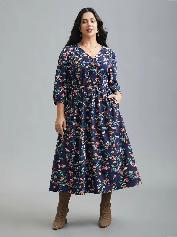 Trendy plus size dresses with bold prints stand out -Surplice Neck Floral Print Pocket Dress