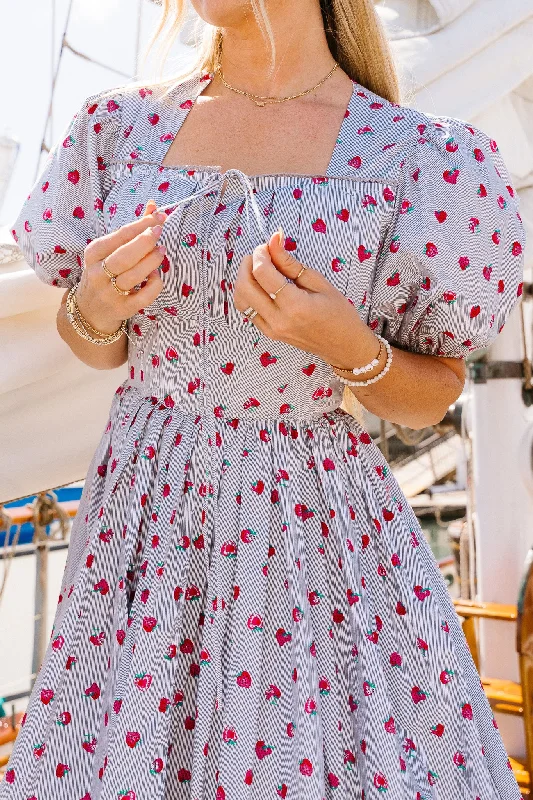 Plus size dresses with ruched details hide flaws -Thea Dress in Strawberry - FINAL SALE