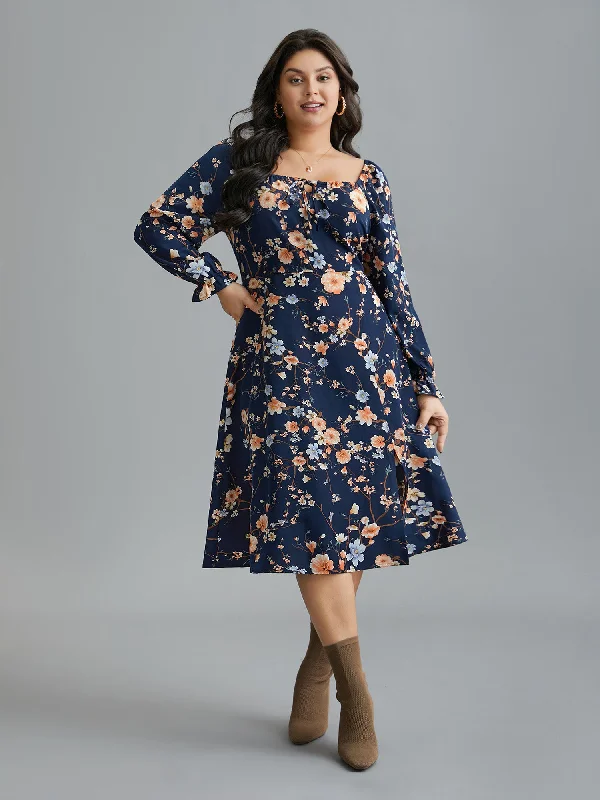 Plus size dresses for office chic stay crisp -Floral Knot Neck Split Hem Dress