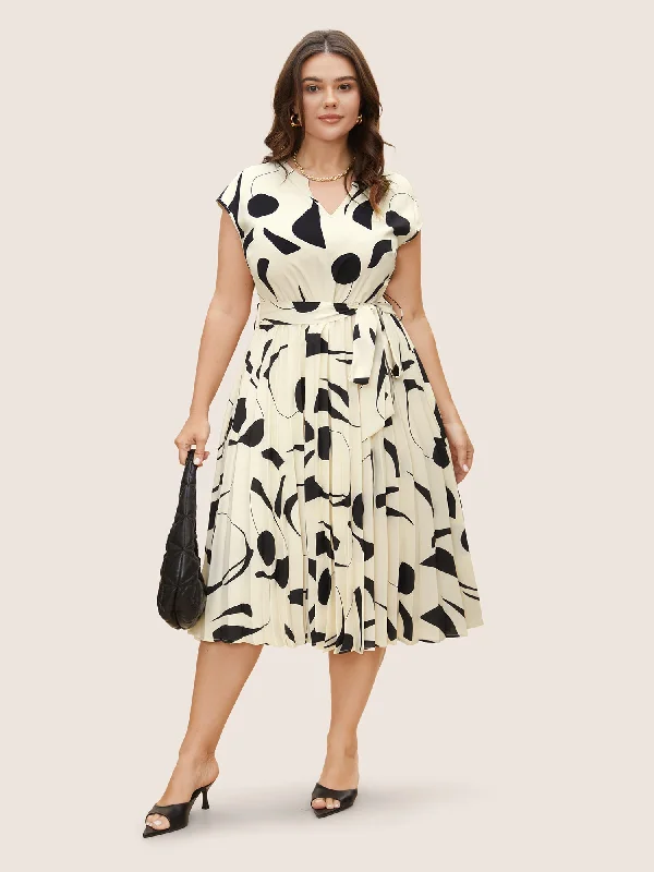 Plus size dresses with midi lengths balance well -Silhouette Floral Print Cap Sleeve Midi Dress