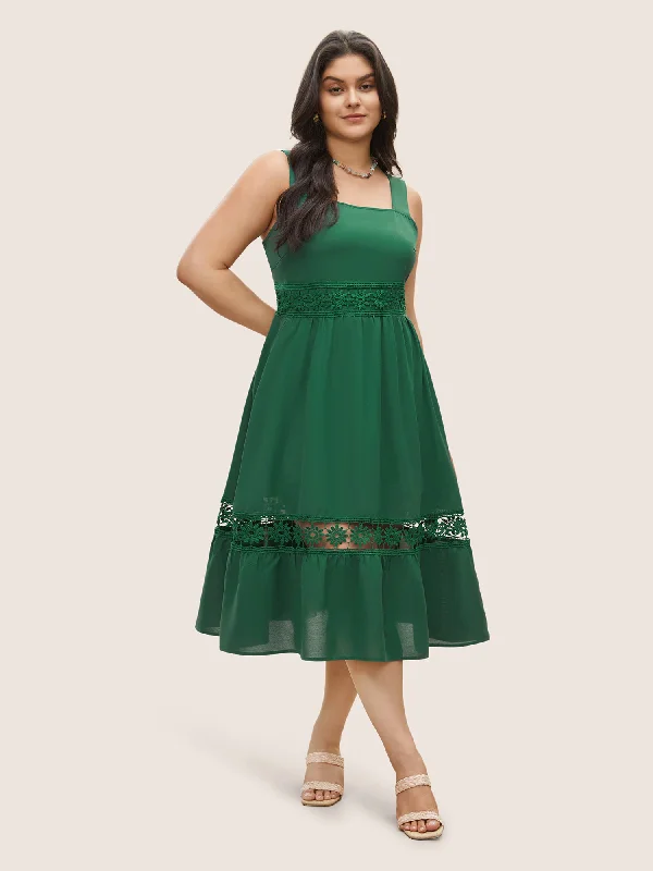 Plus size dresses for outdoor events stay comfy -Plain Elastic Waist Cut Out Lace Patchwork Dress