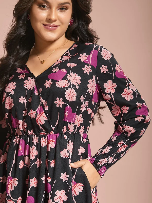 Plus size dresses with sleek designs suit all -Floral Heart Print Shirred Stretchy Waist Dress