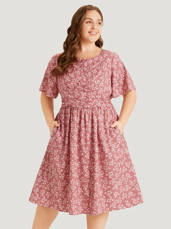 Plus size dresses for office wear stay sharp -Ditsy Floral Pocket Crossover Elastic Waist Dress